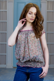 футболка "Шарлота" цветочный принт. в интернет-магазине